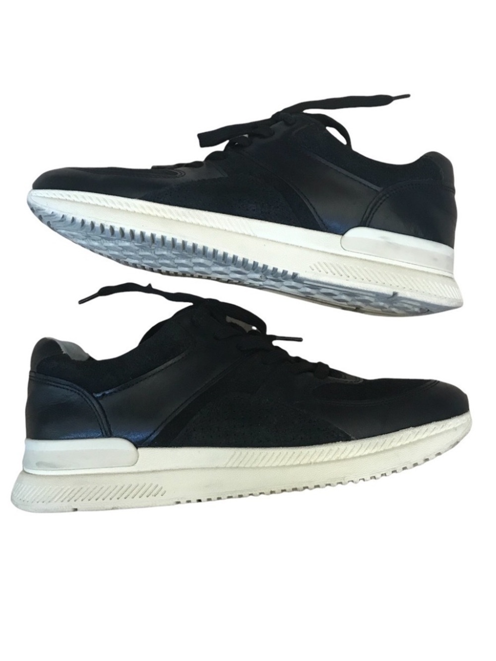 Everlane Tread The Trainer Black Sneaker